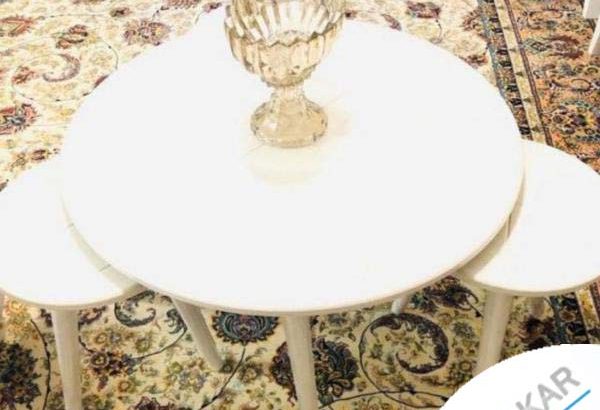 میز جلو مبلی چوبی با پایه های چوب مخروطی شکل